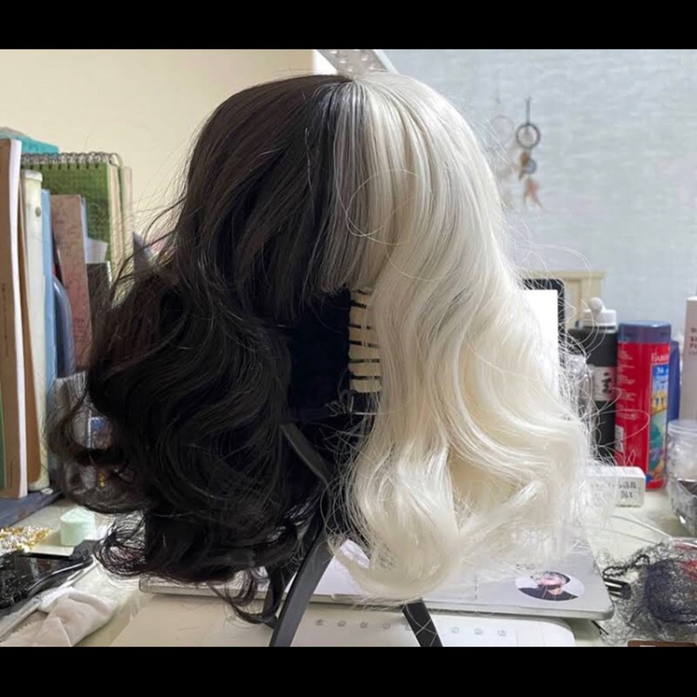 Black and white wig Cruella De Vil wig with wig cap